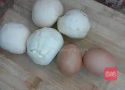 Illustration of how to make fried steamed buns 1