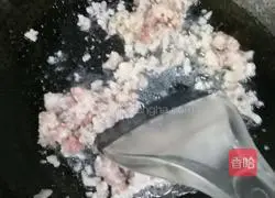 Illustration of how to make minced meat vermicelli 4