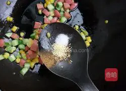 Corn, ham, and egg fried rice recipe illustration 5