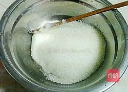 Illustration of making glutinous rice balls with red bean paste filling 4