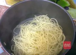 Illustration of how to make fried noodles 2