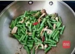 Illustration of how to make steamed beans and noodles 8