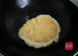 Illustration of how to make green onion and egg fried rice 3