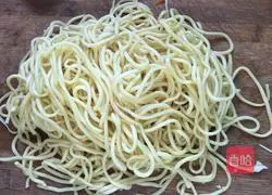 Illustration of how to make vegetarian fried noodles 1