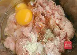 Illustration of how to make Liuye dumplings 3