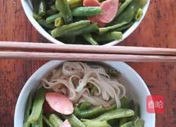 Illustration of how to make sour beans noodles 5