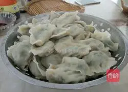Illustration of how to make pork noodles and vegetable stuffing dumplings 5