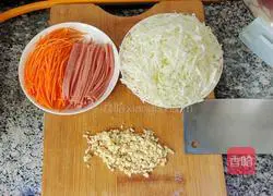 Illustration of how to make fried vermicelli (fried rice noodles with ham, carrots and vegetables) 3
