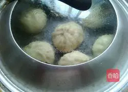Illustration of how to make fried buns 15