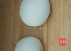 Illustration of making homemade steamed buns and flower rolls at home 2