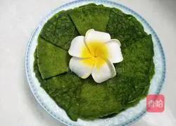Illustration of how to make spinach juice egg pancake 7