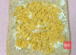 Illustration of how to make seaweed, meat floss and egg sandwich 4