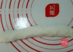 Illustration of how to make scallion pancake 9