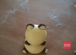 Illustration of how to make tiger steamed buns 8