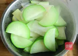 Illustration of how to make pork buns with radish filling 2