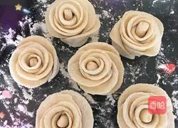 Illustration of how to make rose steamed buns 5