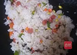 Illustration of how to make egg fried rice 4
