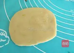 White skin, red bean and purple Illustration of how to make potato cakes 12