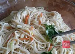 Illustration of how to make scallion oil noodles 12