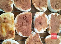 Illustration of how to make grilled bean curd steamed buns 4