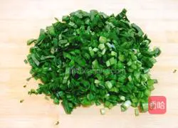 Illustration of how to make dumplings stuffed with chives 1