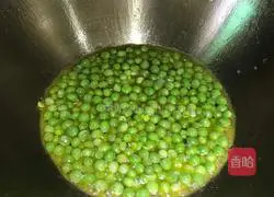 Illustration of how to make preserved fried rice 4