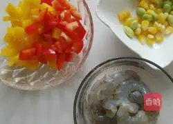 Illustration of how to make shrimp and pepper fried rice 2