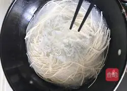 Illustration of how to make scallion oil noodles 2