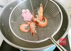 Illustration of how to make shrimp cold noodles 4