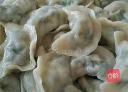 Illustration of how to make leek and egg dumplings 17