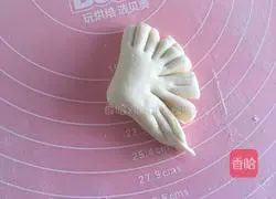 Goldfish Illustration of how to make steamed buns 13