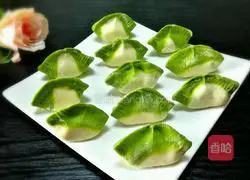 Illustration of how to make cabbage (Baicai) dumplings 20
