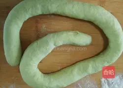 Illustration of how to make vegetarian dumplings with three fresh fillings 9