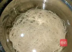 Illustration of how to make tomato and egg fried noodles 4