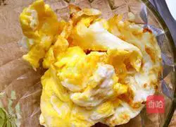 Illustration of how to make vegetable and egg fried noodles 5