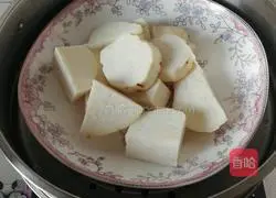 Illustration of how to make sweet potato, glutinous rice and bean paste pancakes 1
