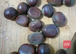 Illustration of how to roast chestnuts on electric cake stall 1