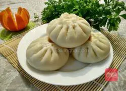 Illustration of how to make pork stuffed buns 15