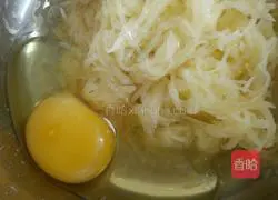 Illustration of how to make spiced potato cakes 2