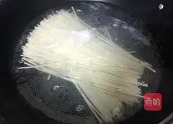 Illustration of how to make fried egg noodles 3