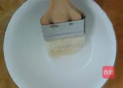 Illustration of how to make black sesame pancakes 14