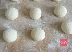 Illustration of how to make bread machine version of white steamed buns 7