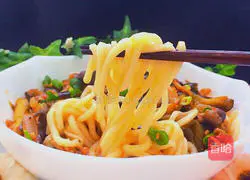 Illustration of how to make oyster sauce and eggplant noodles 14