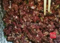 Illustration of how to make fennel stuffed dumplings 5