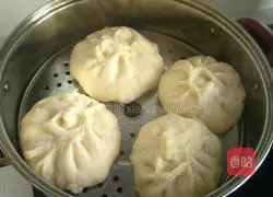 Illustration of how to make big meat buns 5