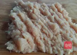 Illustration of making dumplings stuffed with chives and chicken 5