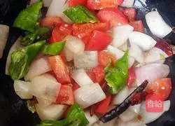 Illustration of how to make Erjiezi vegetarian fried noodles 9