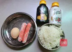 Illustration of how to make ham, sausage and egg fried rice 1