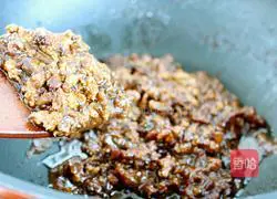 Illustration of how to make noodles with mushroom meat sauce 10