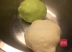 Illustration of how to make Baicai Dumplings 1